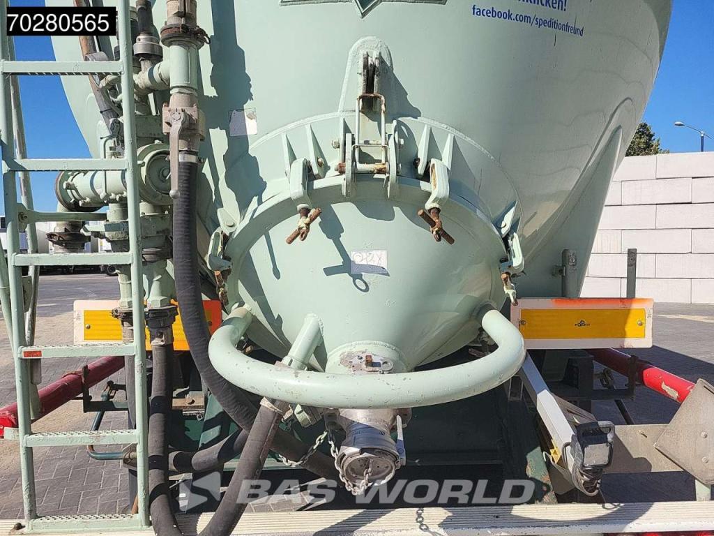 Spitzer SK2753CALGGVS 3 axles ADR 55m3 1 Comp. Gefahrgut KIP-Silo Foto 8
