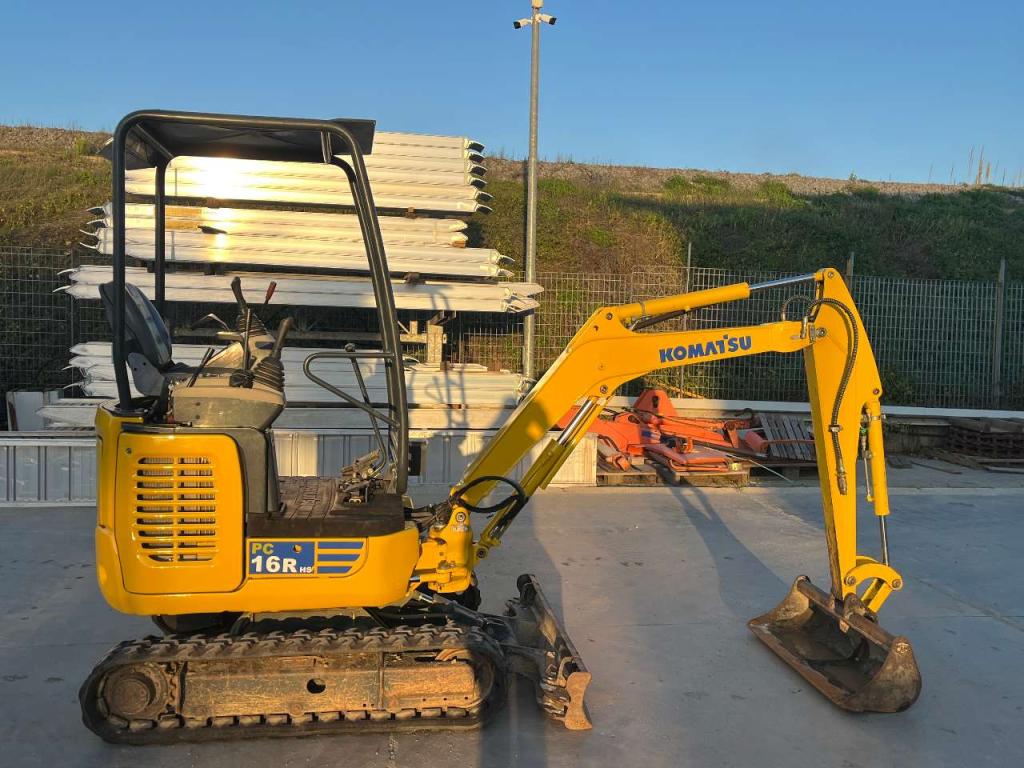 Komatsu PC16R-3HS Foto 1