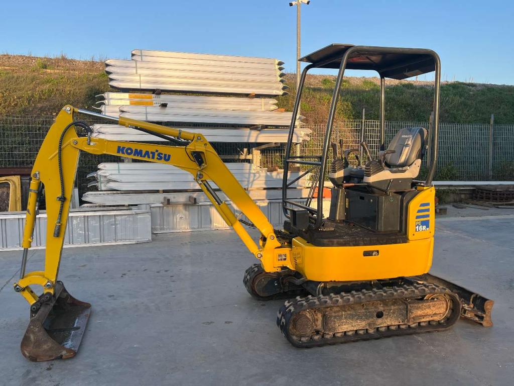 Komatsu PC16R-3HS Foto 2
