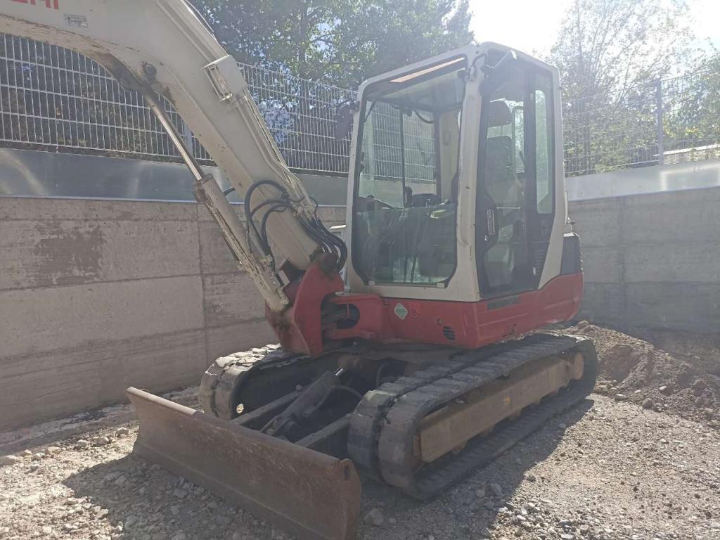 Takeuchi TB 250 Foto 2