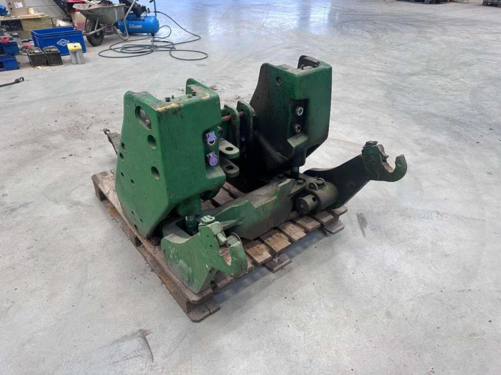 John Deere 8R 310 - 340 - 370 - 410 | Front linkage Foto 2