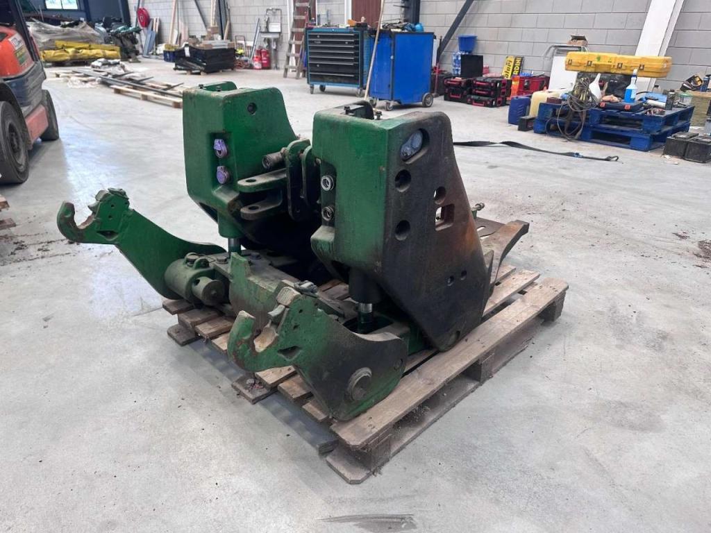 John Deere 8R 310 - 340 - 370 - 410 | Front linkage Foto 3
