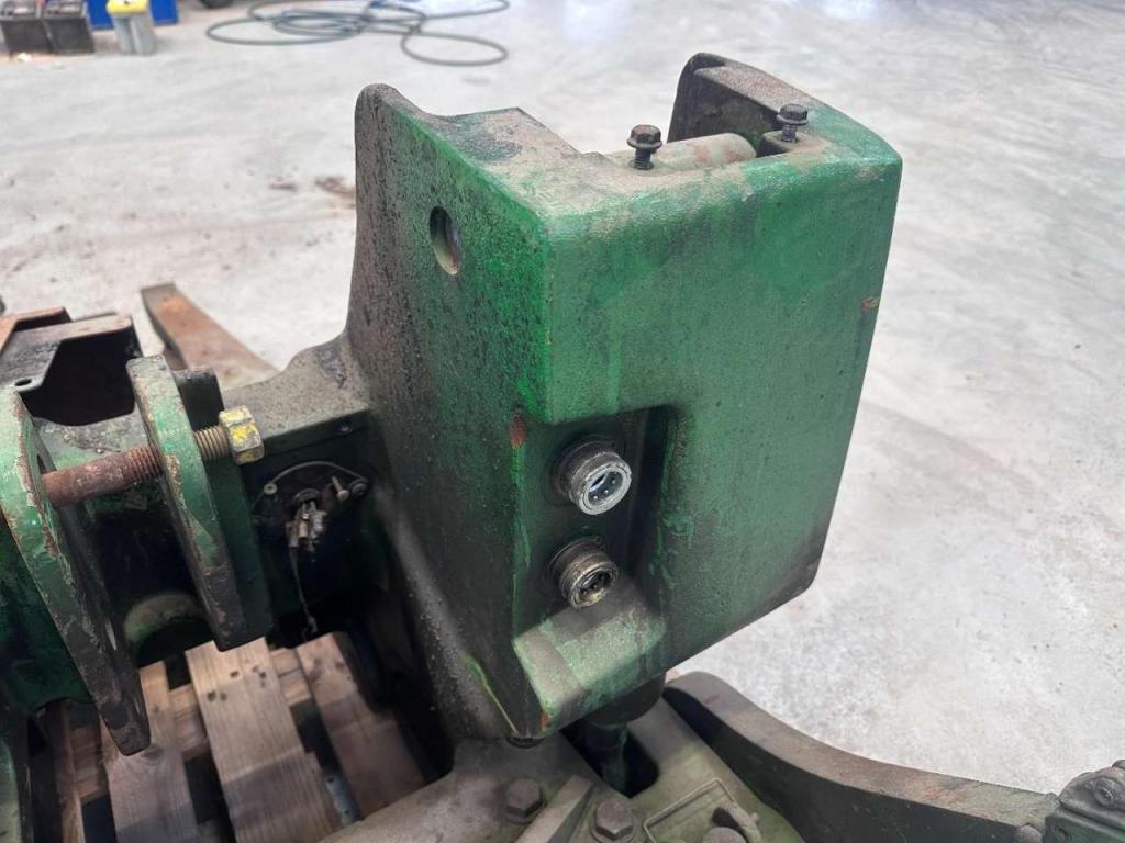 John Deere 8R 310 - 340 - 370 - 410 | Front linkage Foto 8