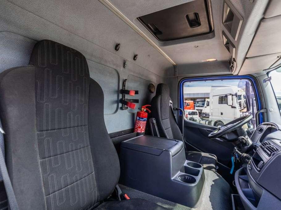 Mercedes-Benz ATEGO 1524 L + DHOLLANDIA 2T. Foto 19
