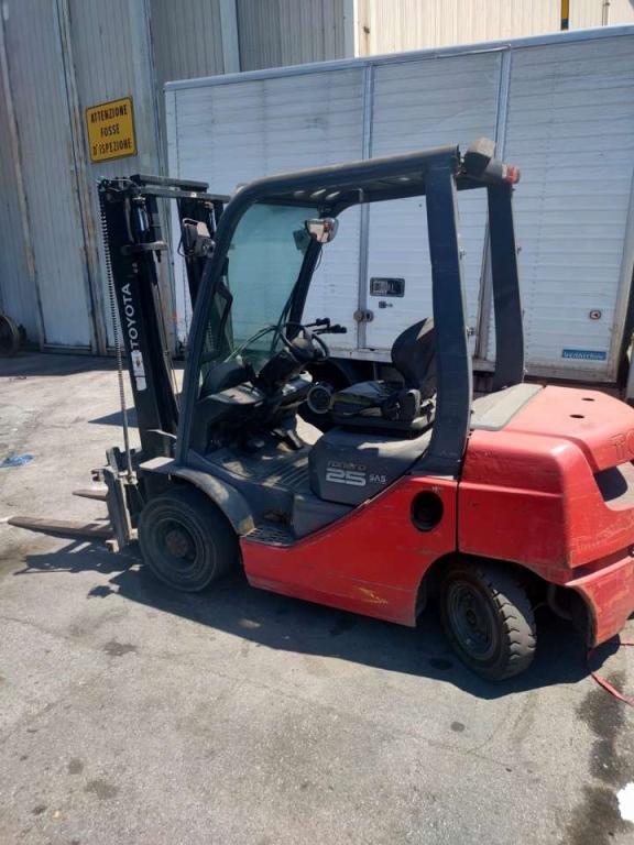 Toyota 02-8FDF25 Foto 5