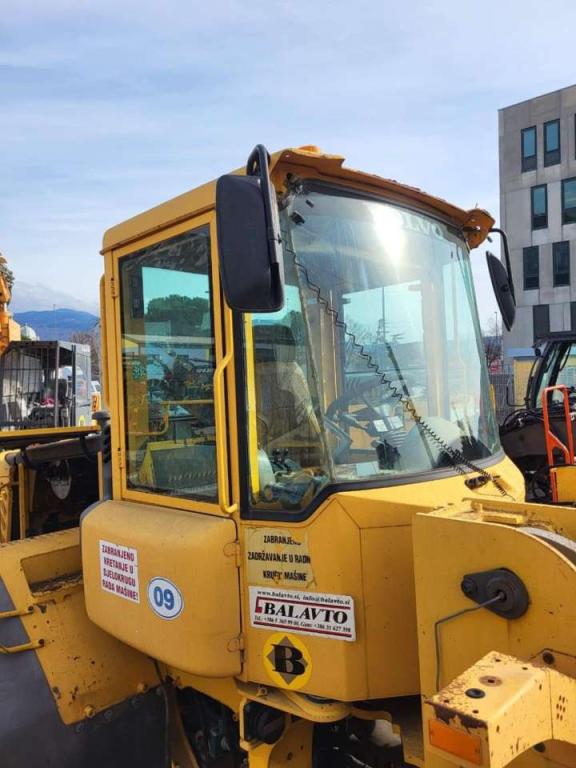 Volvo cabin 33369 for Volvo L110E Foto 4