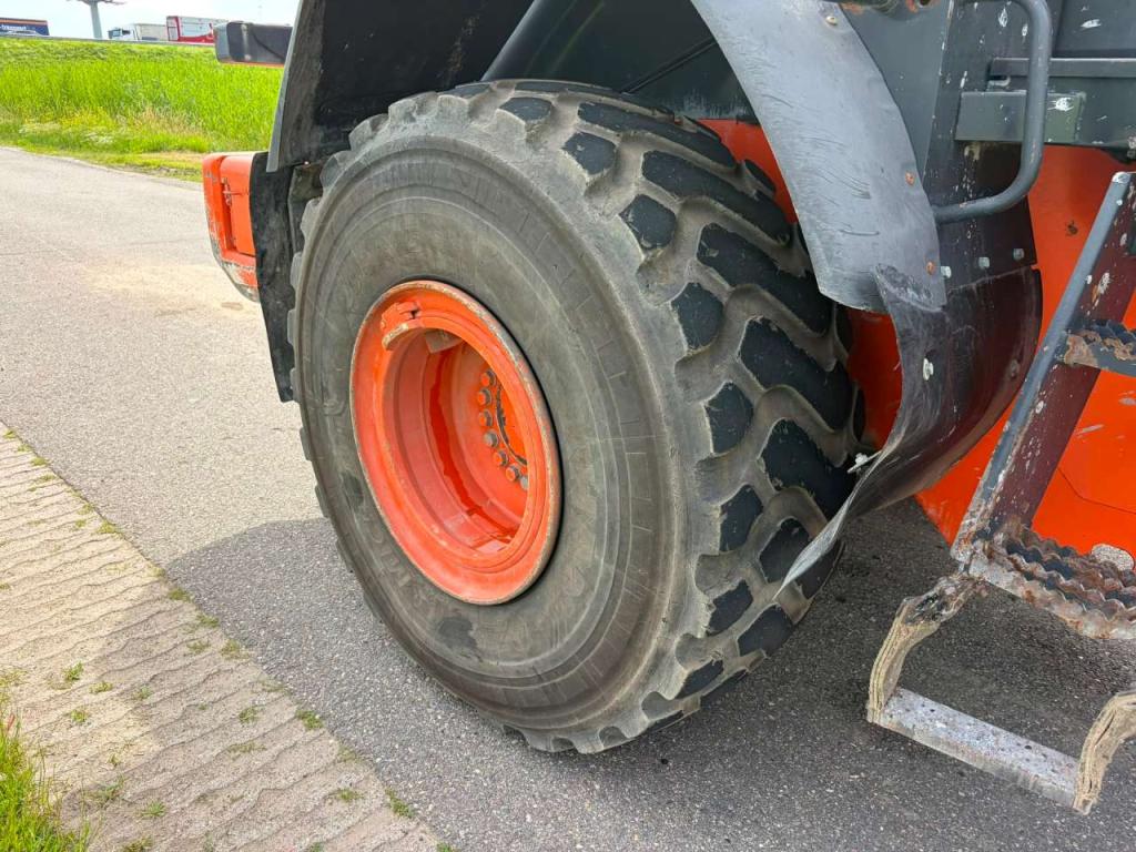 Hitachi ZW220-5B Foto 13
