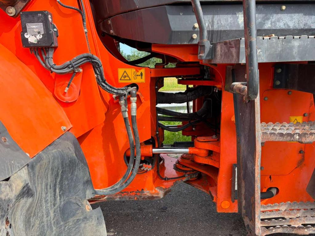 Hitachi ZW220-5B Foto 23