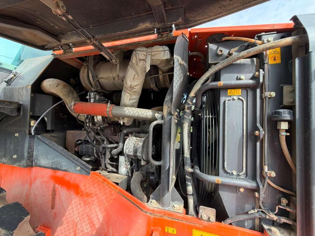 Hitachi ZW220-5B Foto 26