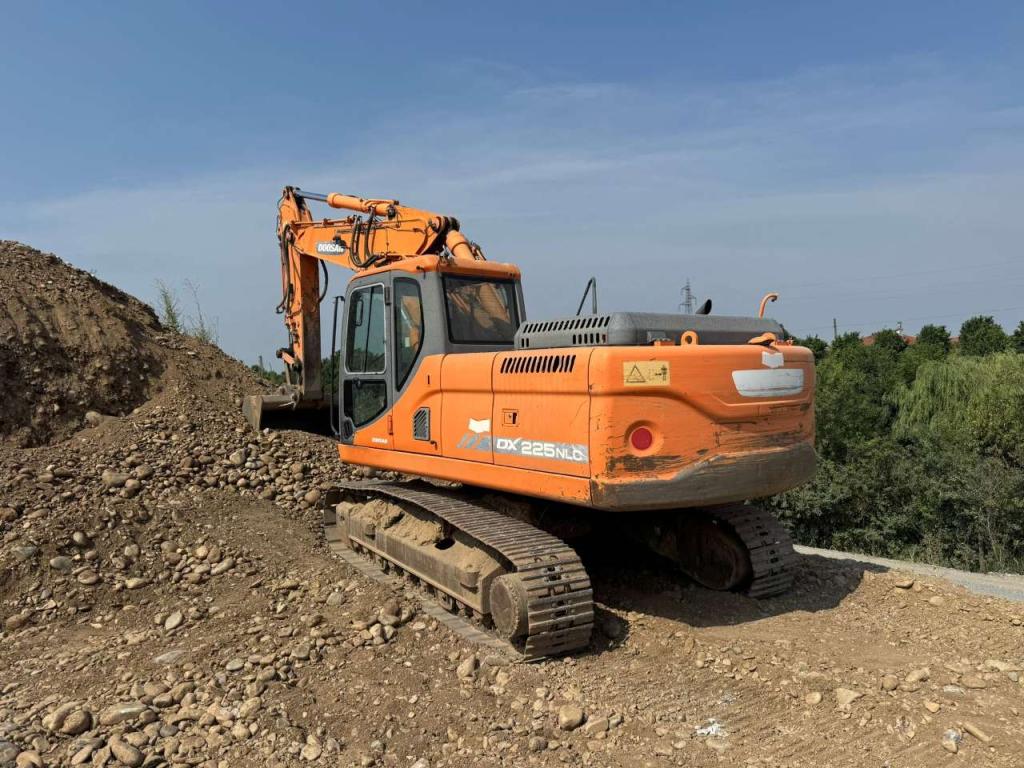 Doosan DX225NLC Foto 1