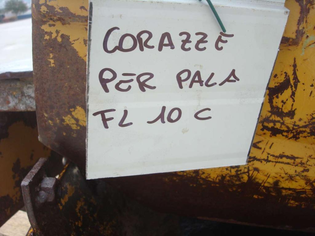 Corazze inferiori per Fiat Allis FL10C Foto 4