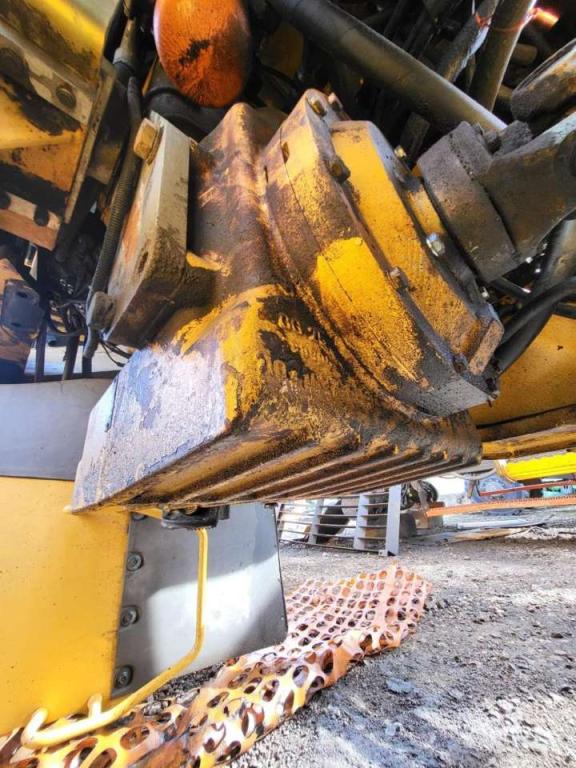 Volvo hydraulic transmission VOE22547 for Volvo L110E Foto 7