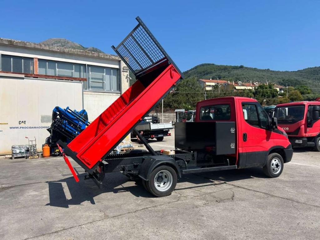 Iveco DAILY 35-130 Foto 27