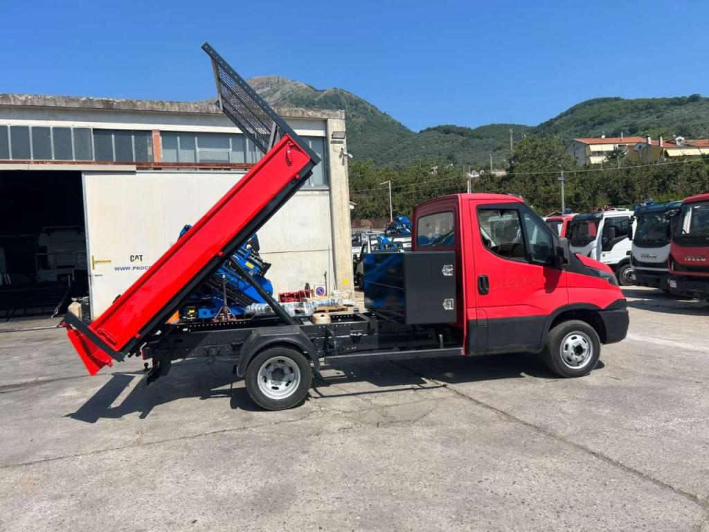 Iveco DAILY 35-130 Foto 30