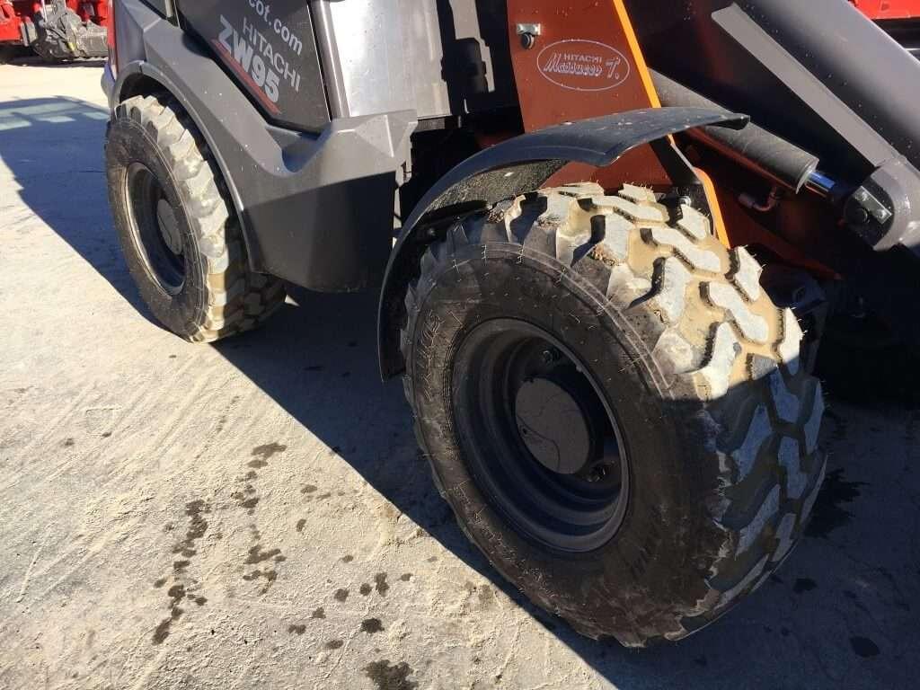 Hitachi ZW95 Foto 15