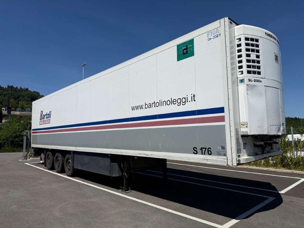 Schmitz FRIGO TRASPORTO CARNE Foto 1