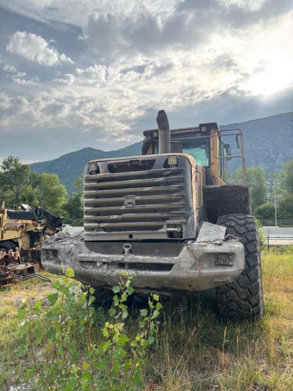 Volvo Counterweight for Volvo L180E and L180F. Foto 1