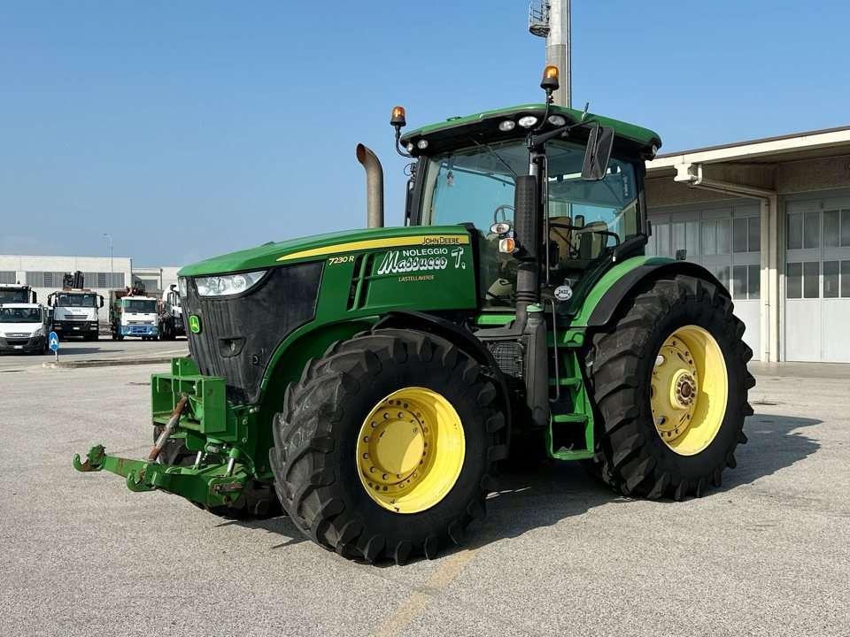 John Deere 7230R Foto 1
