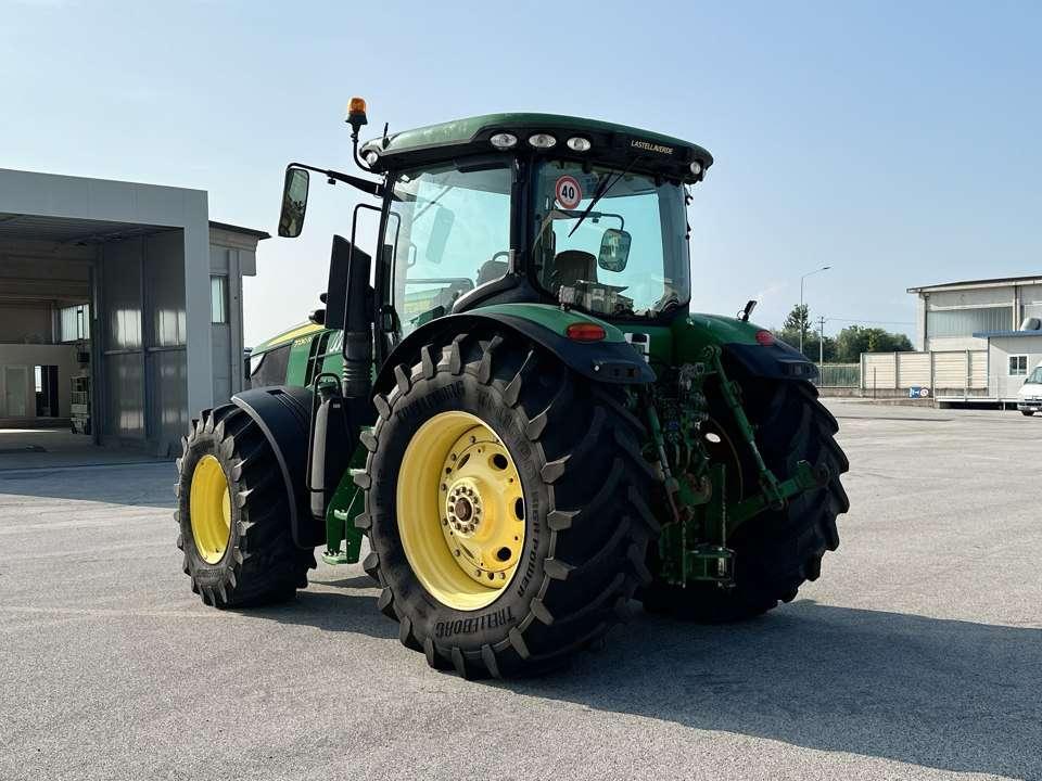 John Deere 7230R Foto 3