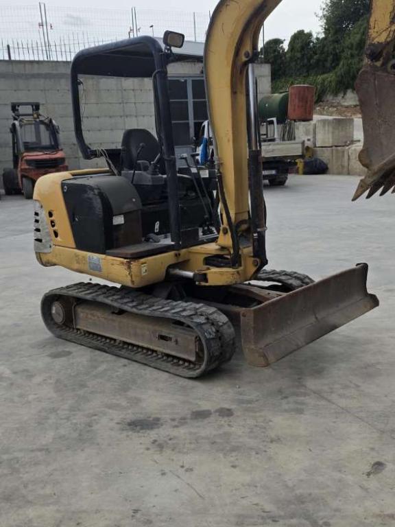 Caterpillar 302.5 Foto 4