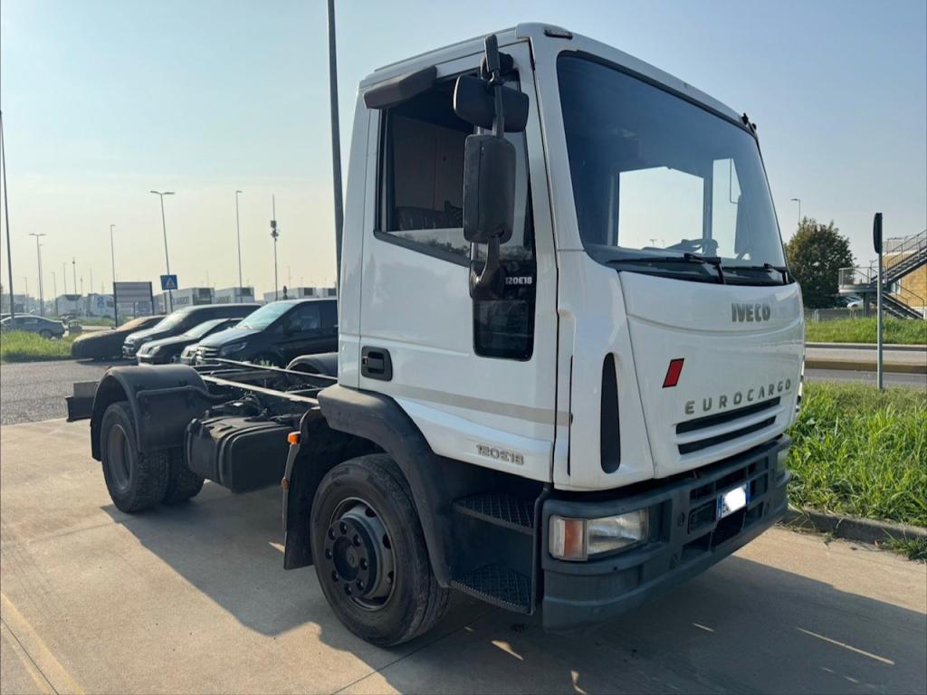 Iveco EUROCARGO 120e18 Foto 2