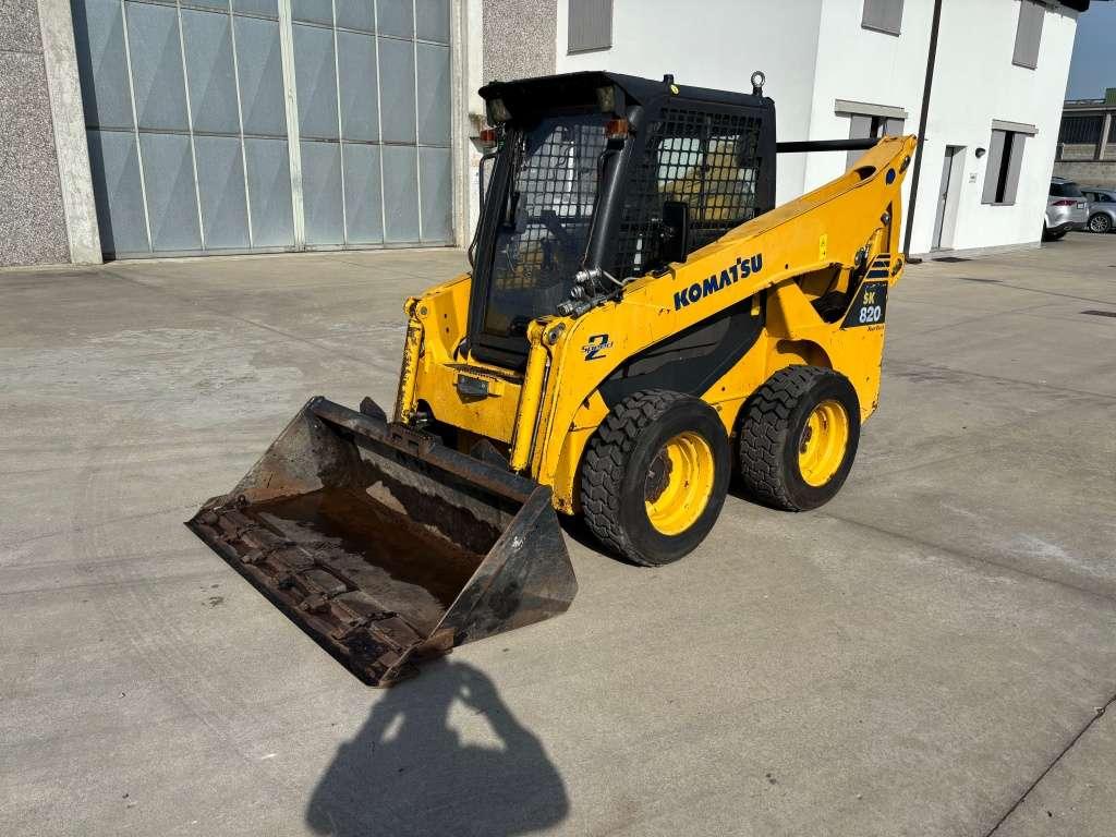 Komatsu SK 820-5E Foto 2
