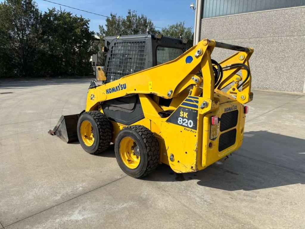 Komatsu SK 820-5E Foto 3
