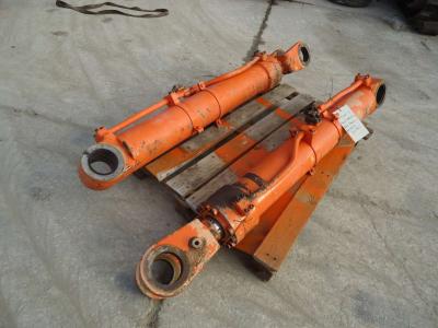 Pistone sollevamento per Hitachi ZW310 in vendita da OLM 90 Srl