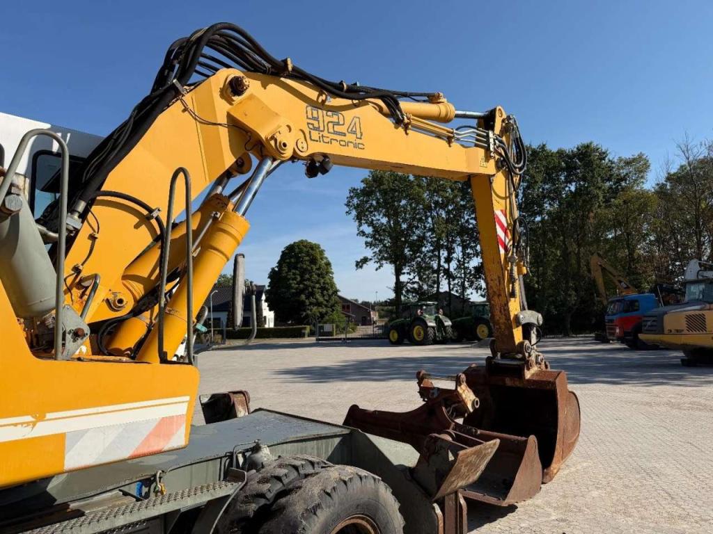 Liebherr A924B Litronic 2x bucket // AIRCON // Outriggers Foto 13