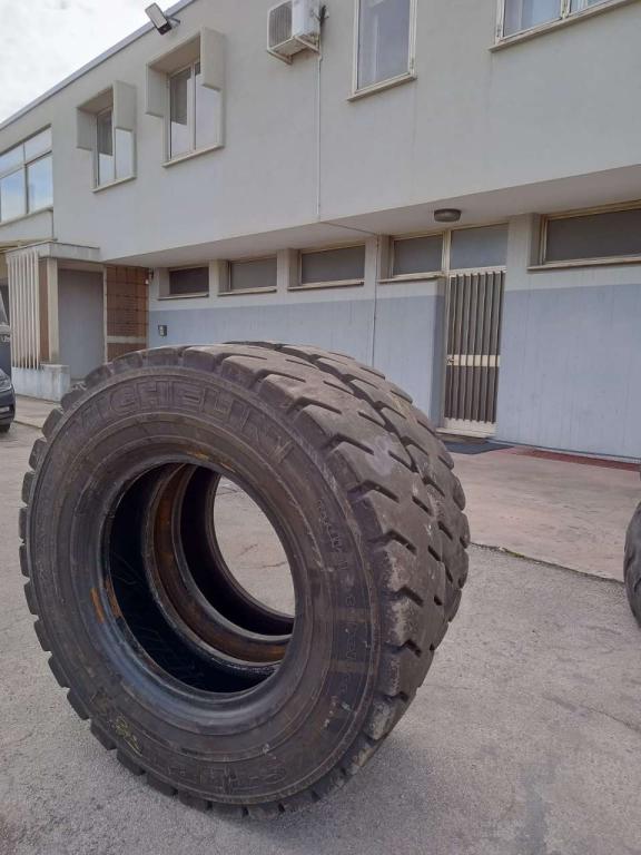 Michelin 12.00 R 24  XZM Foto 2