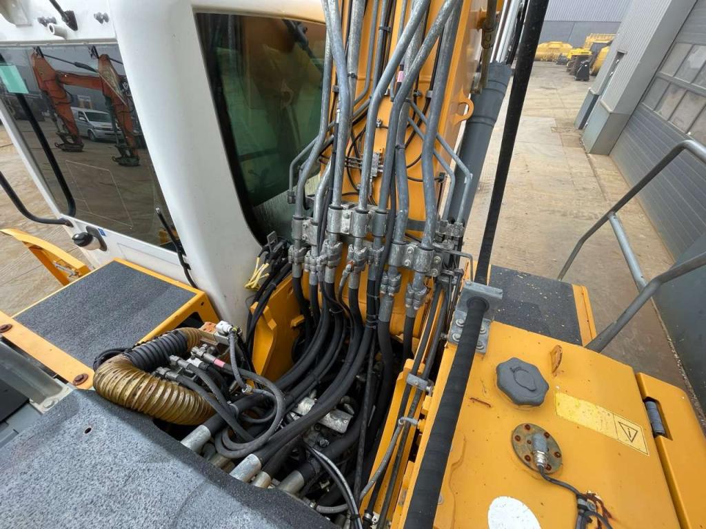 Liebherr R926LC Foto 27