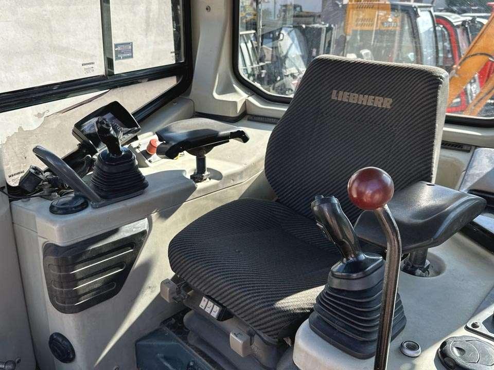Liebherr PR 734 LGP Foto 13