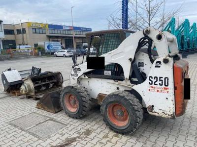 Bobcat S250
