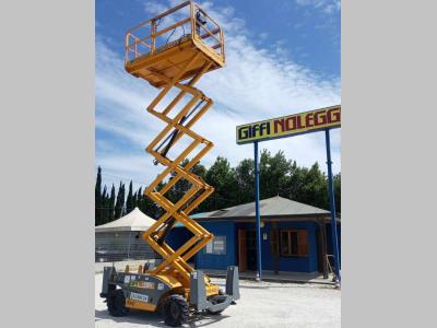 Haulotte compact 12dx in vendita da Giffi Noleggi srl