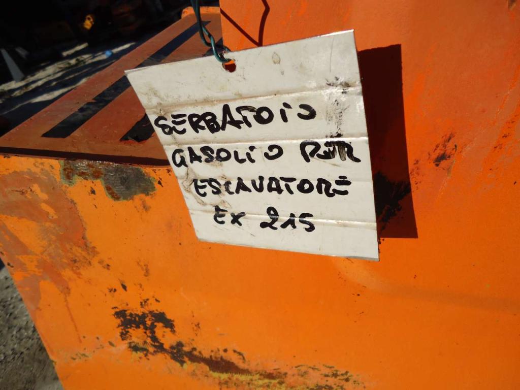 Serbatoio gasolio per Fiat Hitachi EX 215 Foto 5