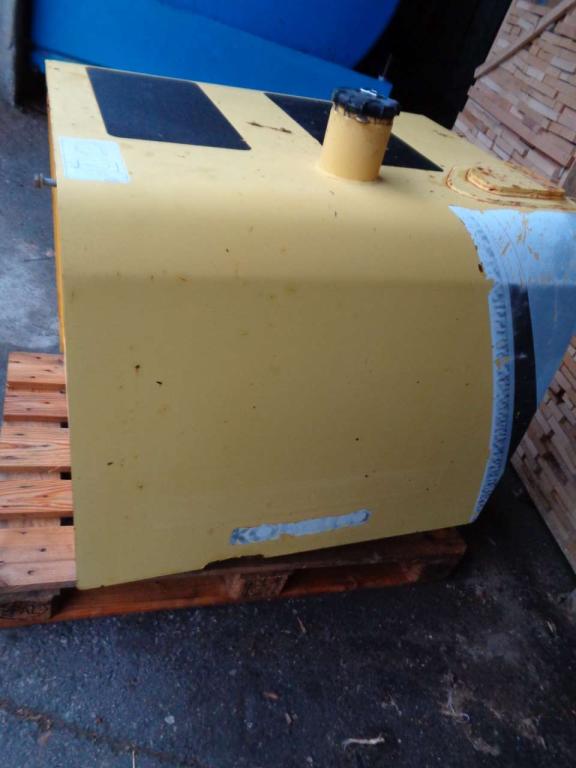 Serbatoio gasolio per New Holland E 385 B Foto 1