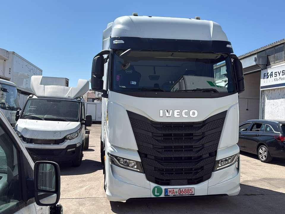 Iveco S-WAY S490 Foto 18