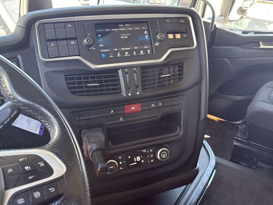 Iveco S-WAY S490 Foto 28