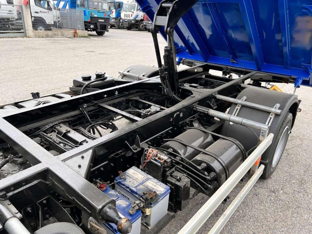 Nissan 75-18 Foto 15