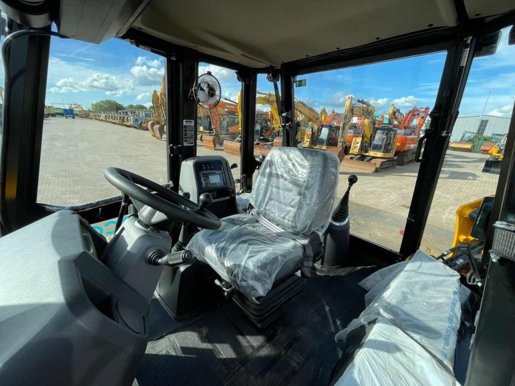 JCB 3DX 4WD hammerlines Foto 21