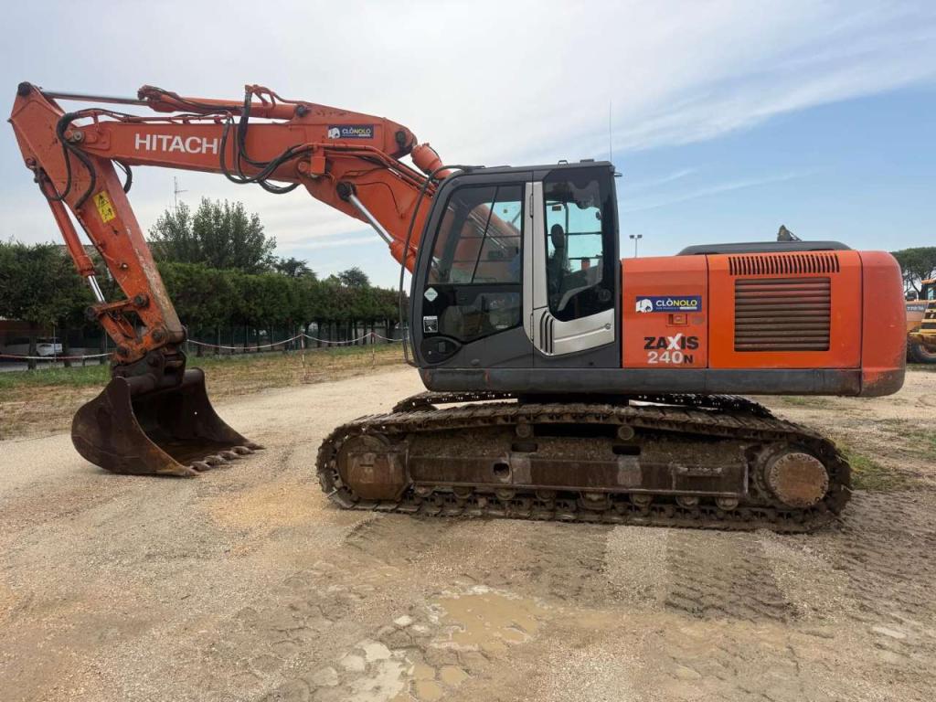Hitachi Zaxis 240N Foto 1