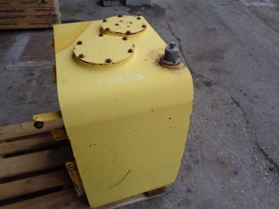 Serbatoio olio idraulico per New Holland E 385 B in vendita da PRV Ricambi Srl