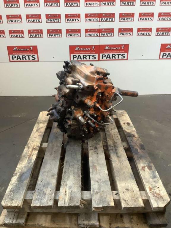 Distributore idraulico per Fiat Hitachi EX 235 Foto 1