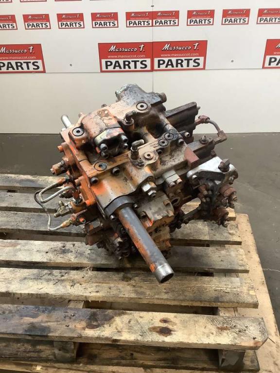 Distributore idraulico per Fiat Hitachi EX 235 Foto 2