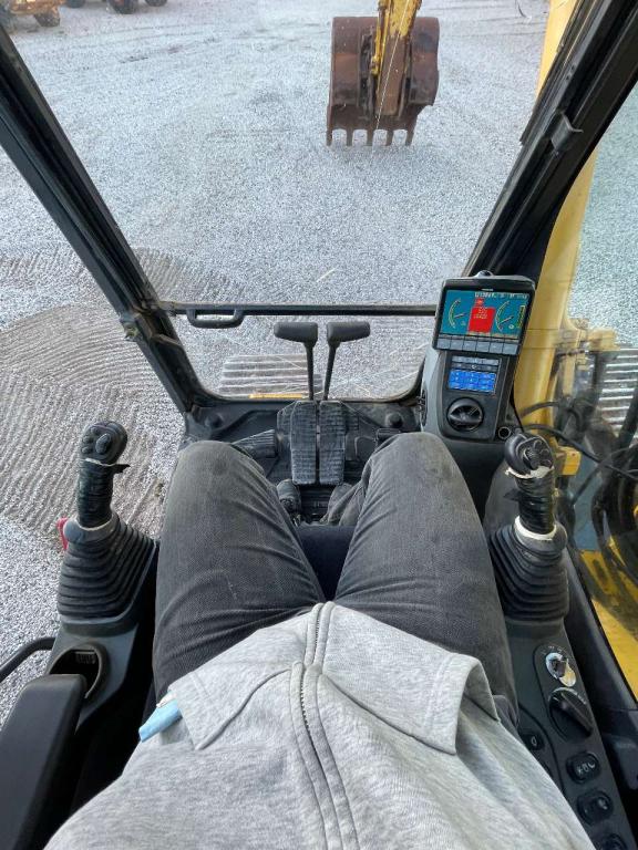 Komatsu PC 350NLC-8 Foto 13