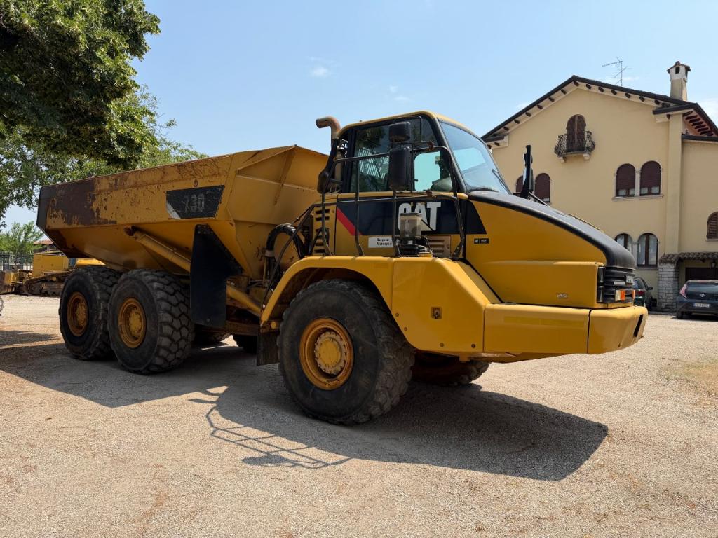 Caterpillar 730 Foto 1