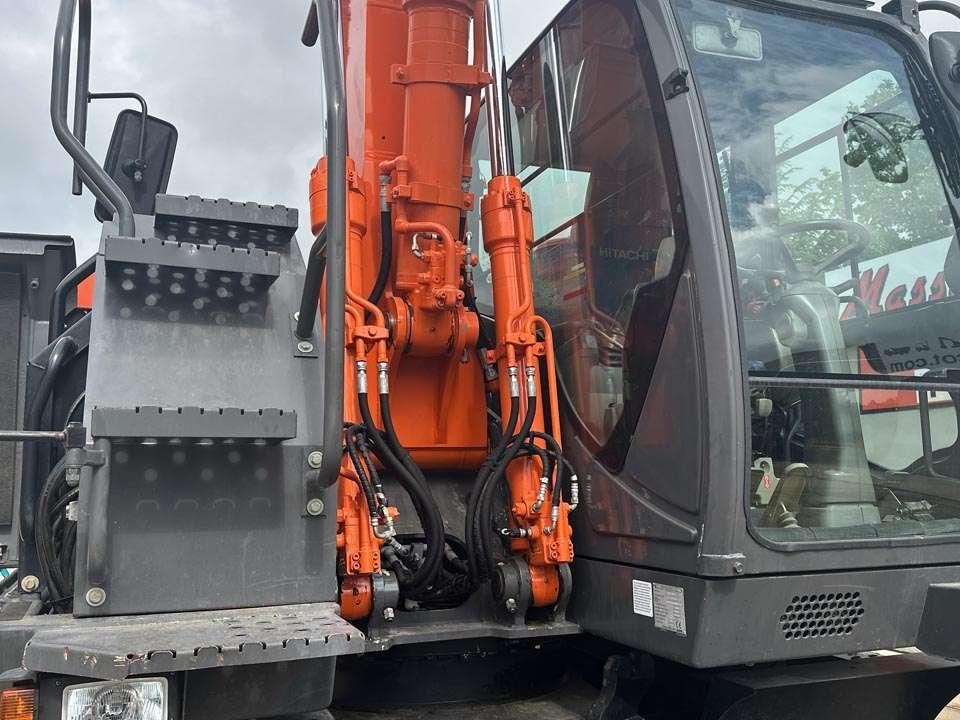 Hitachi ZX140WT-3 Foto 10