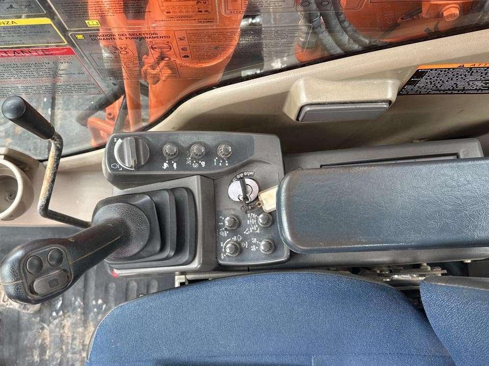 Hitachi ZX140WT-3 Foto 19