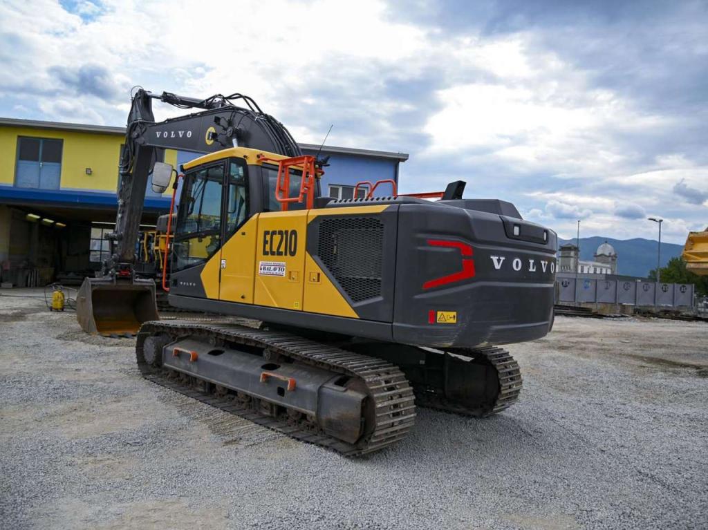 Volvo EC210FNL5 Foto 3