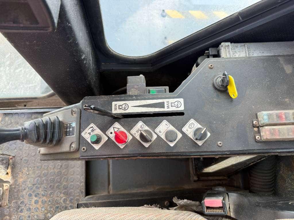 HBM - NOBAS BG160 TA-4 6x6 - Front Blade / Ripper Valve / 3.66 Foto 10
